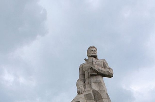 Вежди Рашидов ще инспектира паметника на Ботев в Калофер
