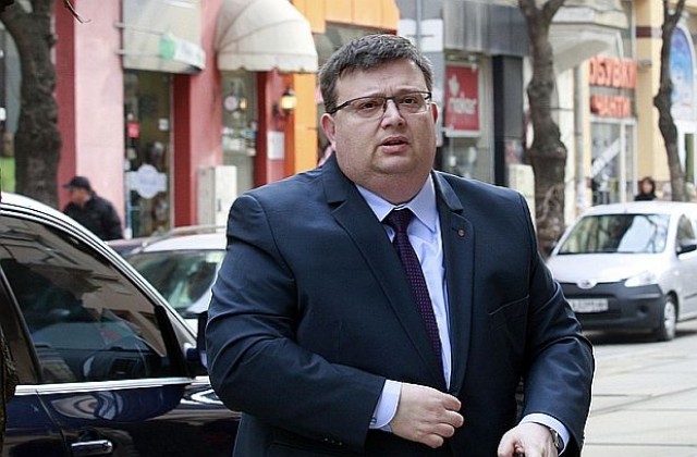 Цацаров атакува пред Конституционния съд разпоредба в Бюджет 2015