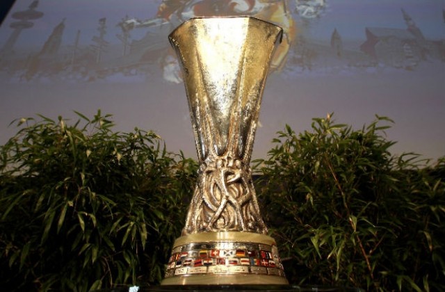 18 април: Основан е международният футболен турнир Лига Европа