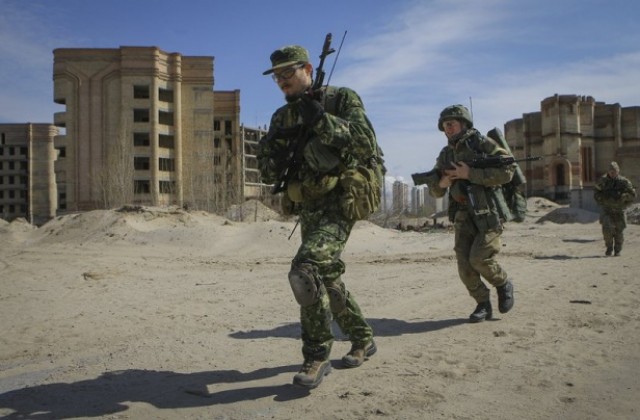 Отава ситизен: Канадските военни инструктори може да обучават и неонацисти в Украйна