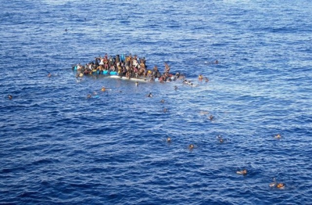Бежанската криза в Средиземно море: ЕС безпомощно кърши ръце