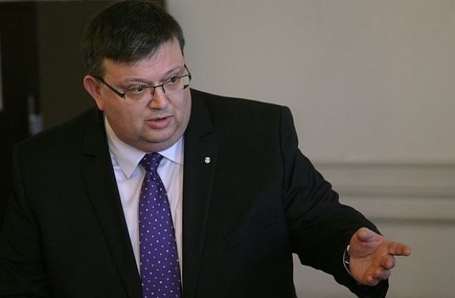 Цацаров: Военният министър ще бъде разпитан за предложения подкуп