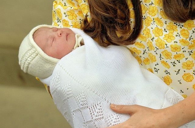 Букмейкъри изплатиха 1 млн. лири на отгатналите името на новородената принцеса
