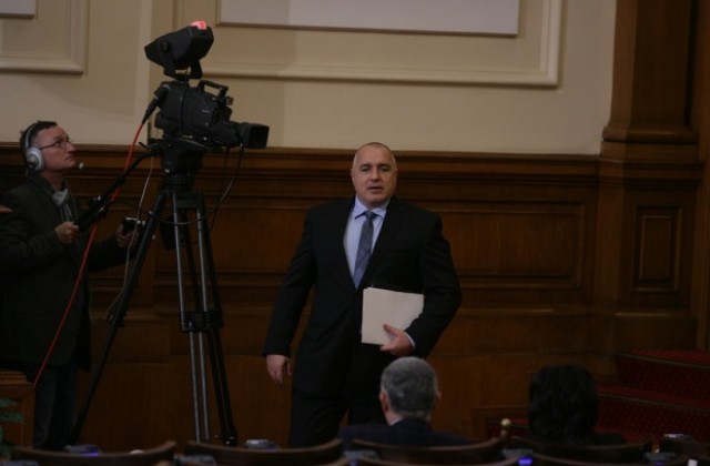 Борисов моли депутатите за търпение и доверие към министър Петър Москов