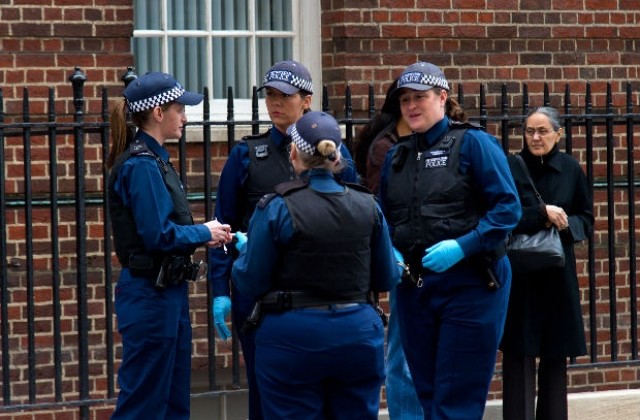 Лондон разследва 1433 души за сексуално насилие над деца