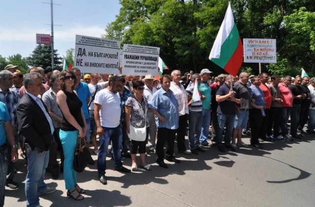 Стотици фермери на протест край Димитровград