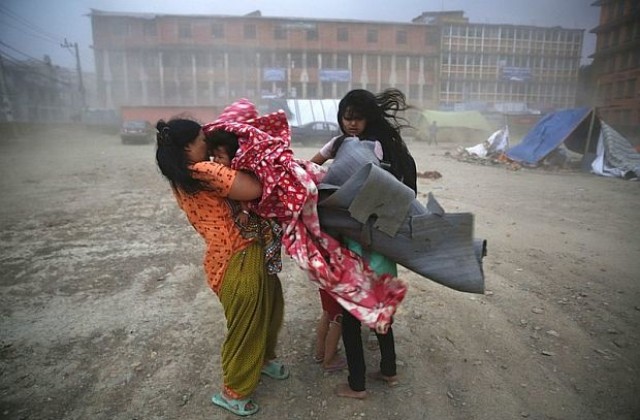 Бедствията в Непал не спират