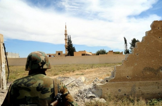 Сирийската армия готви контраатака срещу „Ислямска държава” в Палмира