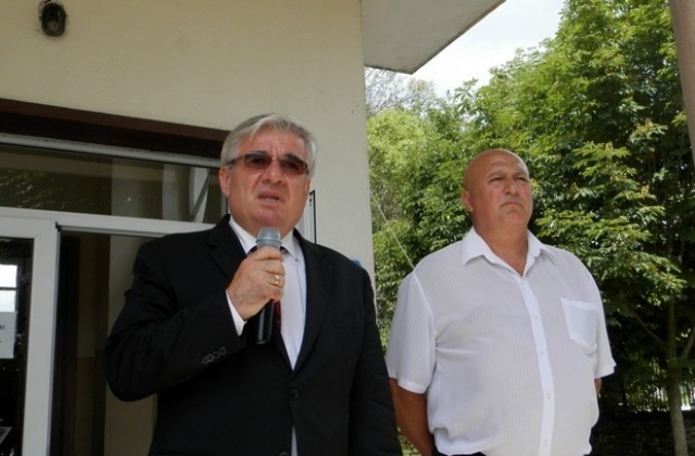 Кметът на Плевен обеща пари за довършване на параклиса в село Къшин