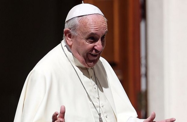 Папа Франциск не ползва интернет, не е гледал телевизия от 1990 г.