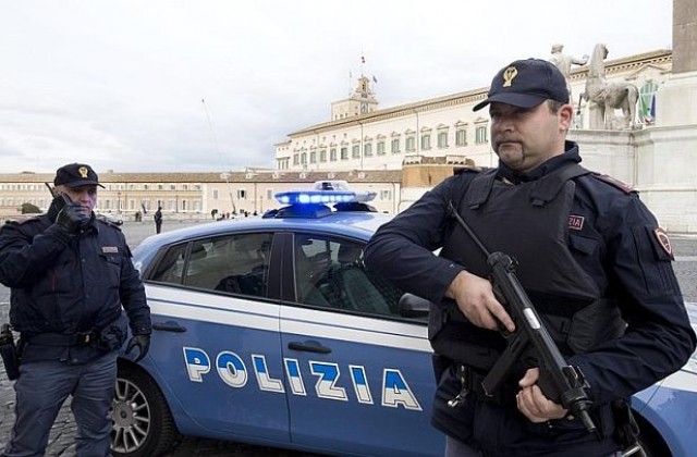 Напрежение в Рим, след като роми прегазиха с кола 9 души, бягайки от полицията