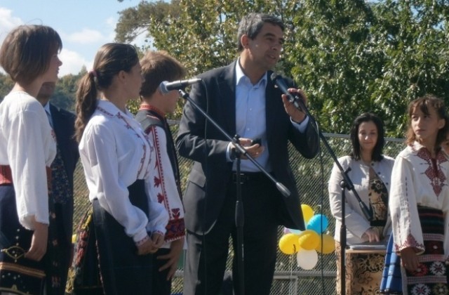 Президентът поздрави Драгомир Николов във връзка с празника на Трявна