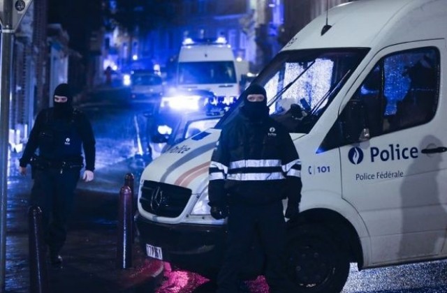 Скандал в Белгия заради снимки с шампанско край труповете на терористи
