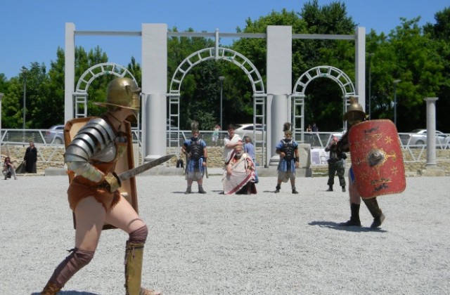Римски легионери отново владеят Нове край Свищов (СНИМКИ)