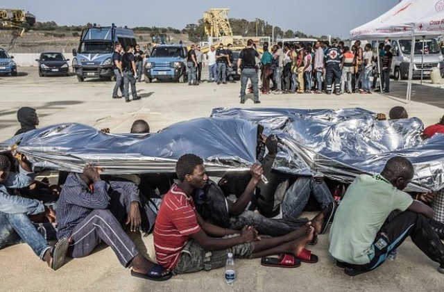 Франция блокира стотици нелегални имигранти на границата с Италия