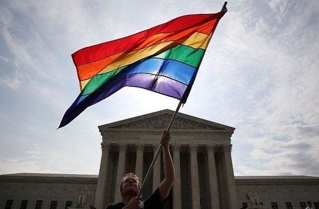 Върховният съд на САЩ призна еднополовите бракове за законно право