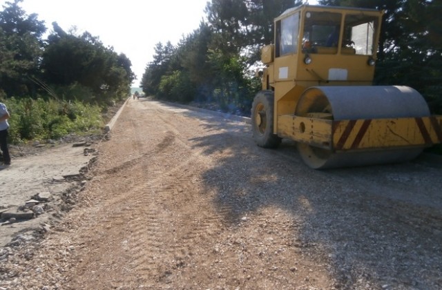 Инжстрой ремонтира основно пътната мрежа в община Никопол