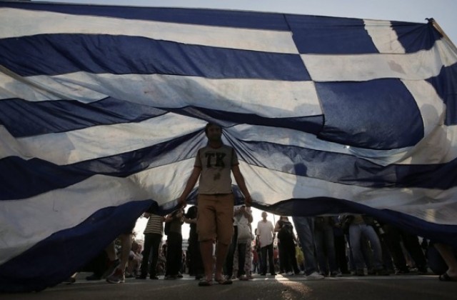 Гърция гласува на референдум