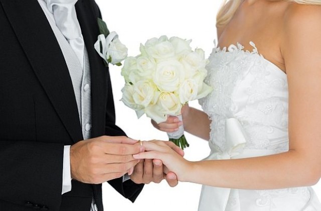 Необичайна сватба: Три двойки ще си кажат „да по време на опера в Пловдив