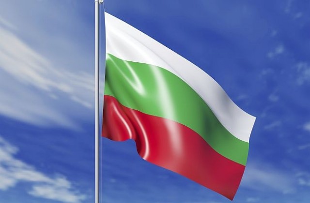Вандали скъсали 15 български флага в Киев, взели ги за руски