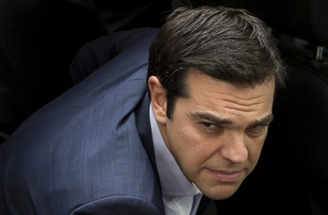 Блумбърг: Ципрас се превърна от хищник в плячка