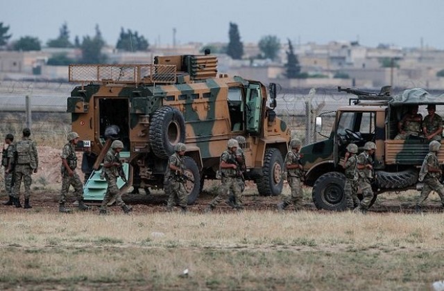 Турски танкове обстрелваха сирийско село