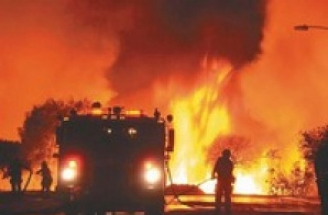 Пожарът в Рила е локализиран на площ от около 130 дка. Изгоря стопанска постройка в Коняво