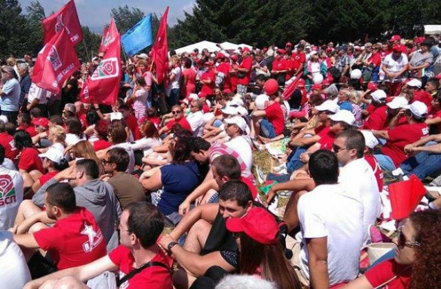 50 000 са участвали в честването на Бузлуджа