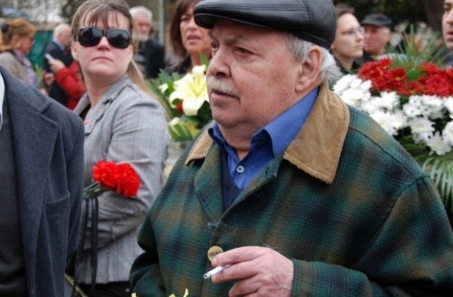 Почина актьорът Васил Попов
