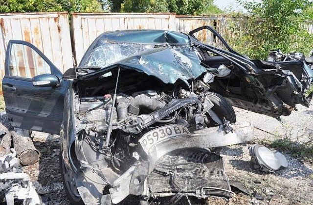Местят губернатора на Разград в Пирогов, вижте колата му след катастрофата (СНИМКИ)