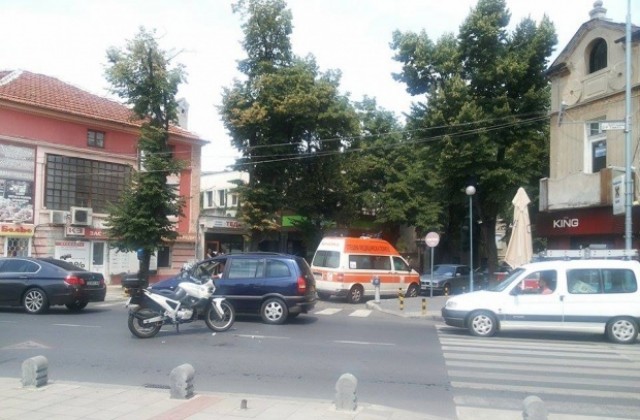 Линейка с болно дете блъсна жена в Пловдив