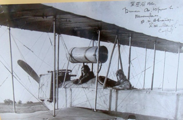 В Музея на авиацията вече има реплика на първия български самолет (СНИМКИ)