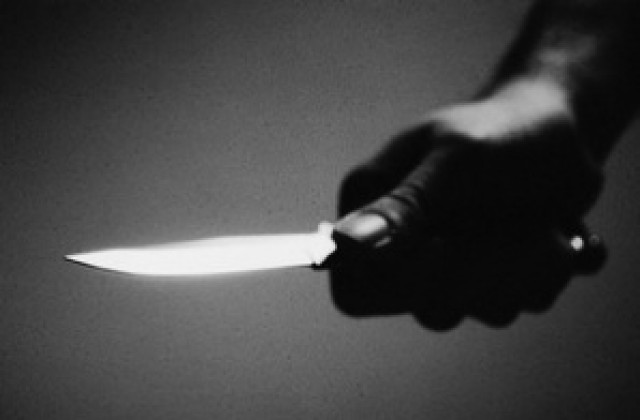 21-годишен напсува и заплаши полицаи с нож