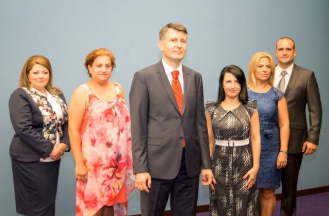 Титюков „атакува“ районните кметства с 4 дами