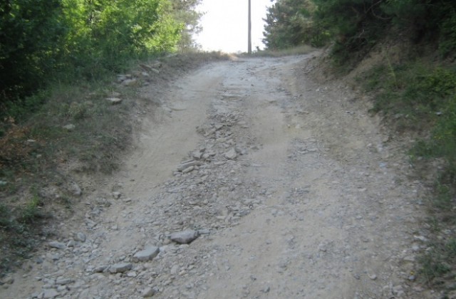 Молби за баластра за черни пътища в община Невестино