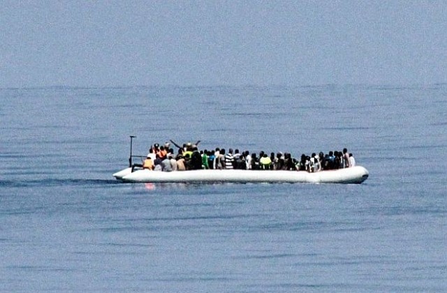 Две лодки с имигранти потънаха край бреговете на Либия, жертвите са стотици
