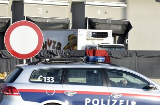 Четвърти българин е арестуван заради камиона с мъртви мигранти в Австрия