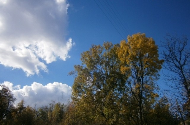 Есента в България, а и на целия Балкански полуостров, ще бъде топла