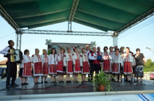 Над 550 души пяха и танцуваха в Сандрово
