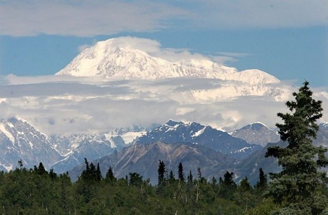 Обама прекръсти най-високия връх в Северна Америка, нарича се отново Денали