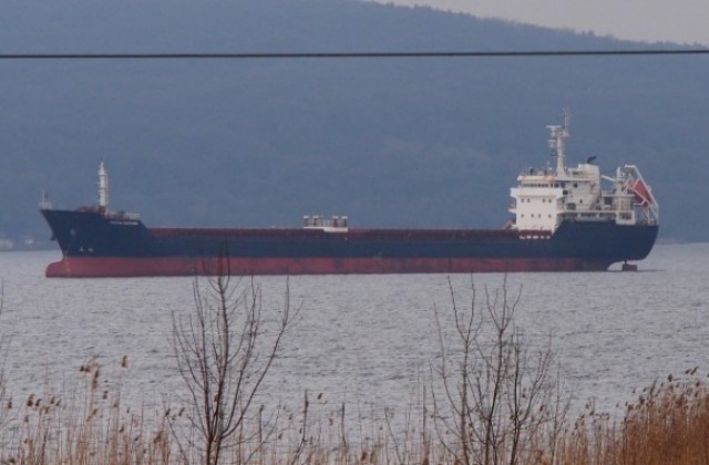 5 кораба са задържани във Варна, екипажите им се разбягали