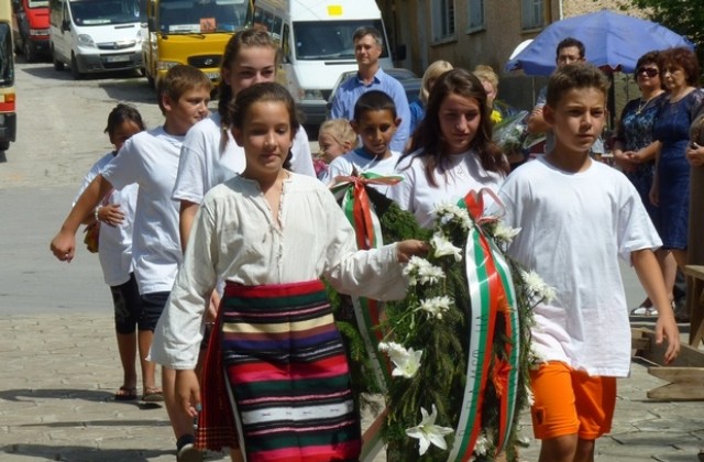 Самодейци от Северозападна България на фестивал „Типченица пее