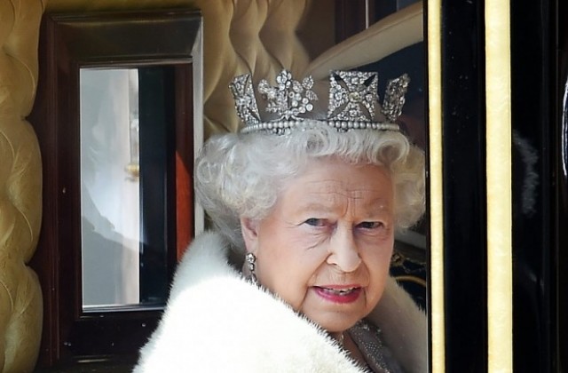 Кралица Елизабет Втора днес става най-дълго царувалият британски монарх