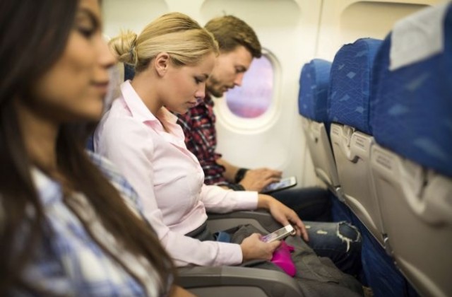5 неща, които не трябва да пипате в самолета