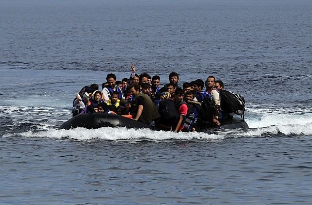 ЕС ще използва военна сила срещу трафикантите на хора в Средиземно море