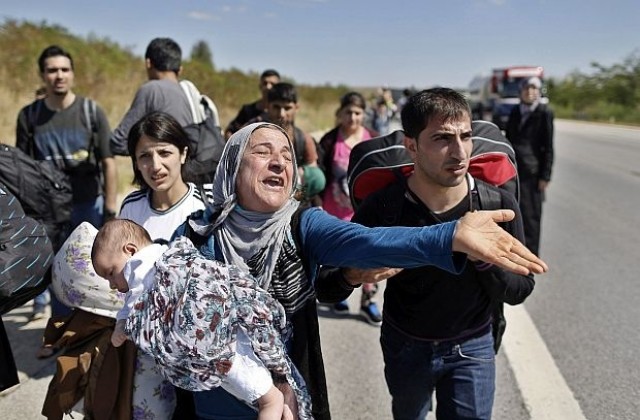 Истанбул и Одрин едва удържат хиляди бежанци, тръгнали към България