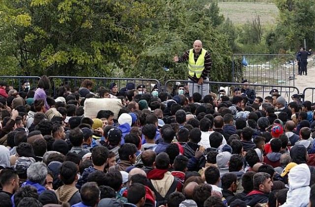 Бежанският поток към Европа ще се засилва, прогнозира ООН
