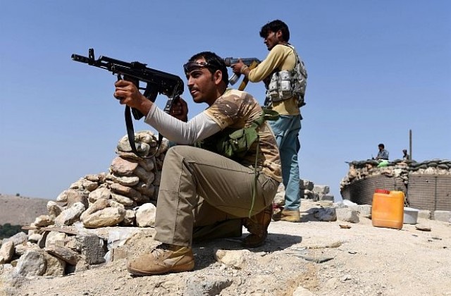 Афганистанската армия с контраофанзива срещу талибаните за контрола върху Кундуз