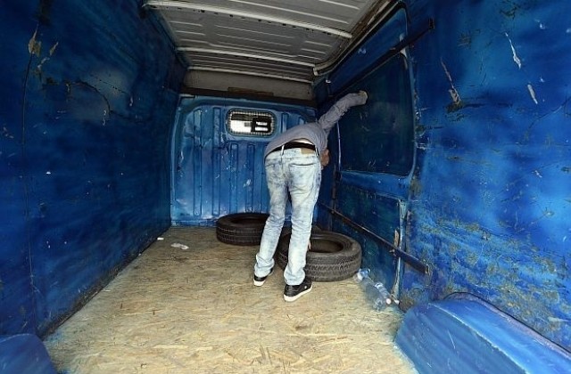 Екстрадират в Австрия обвинения за трагедията с камиона-ковчег