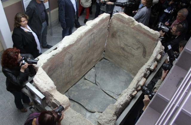 Реставрираха уникална за България гробница в Пловдив